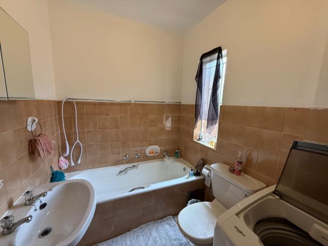 Townhouse for rent in Waterkloof, Gauteng