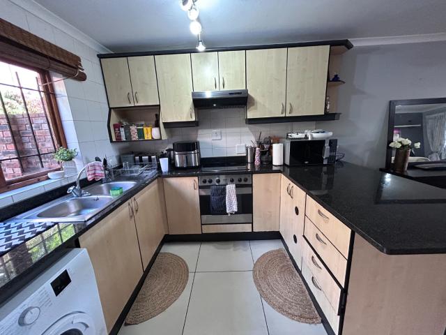 Townhouse for rent in Seaview, Kwazulu-natal