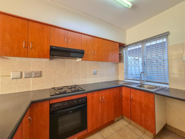 Townhouse for rent in Seaview, Kwazulu-natal