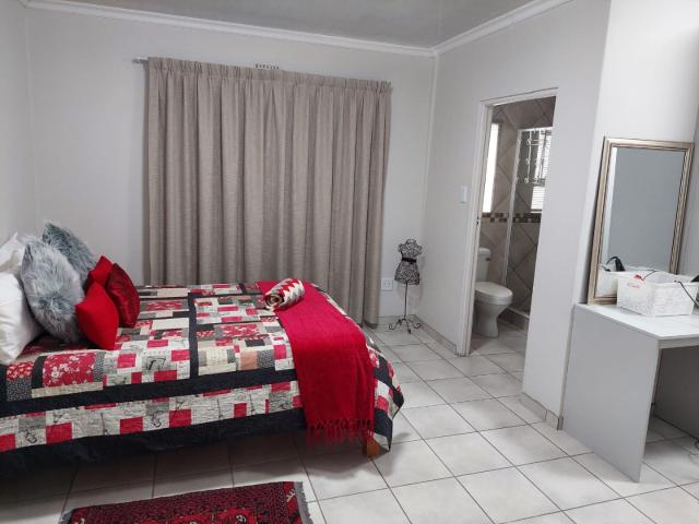 Townhouse for rent in West Coast, Britannia Bay