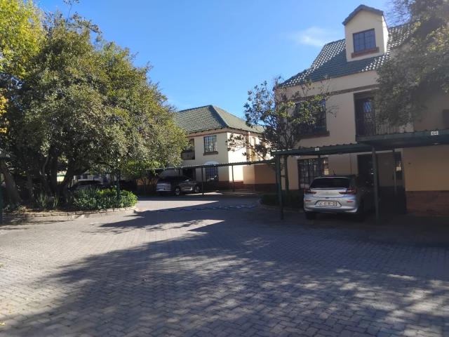 Townhouse for rent in Randburg, Gauteng