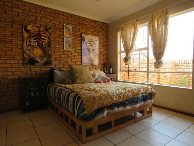 Townhouse for rent in Kagiso, Gauteng