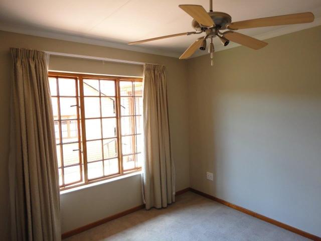 Townhouse for rent in North & Sandton, Randburg