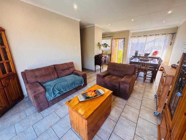 Townhouse for rent in Nooitgedacht, Gauteng