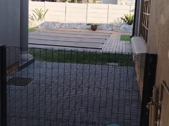 Townhouse for rent in Randhart, Ekurhuleni