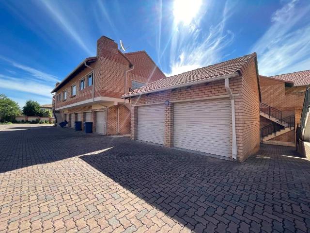 House for rent in Waterkloof, Gauteng