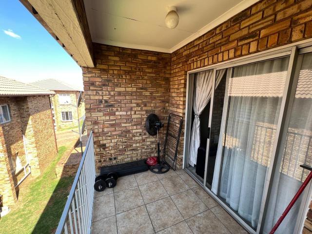 Townhouse for rent in Vosloorus, Gauteng