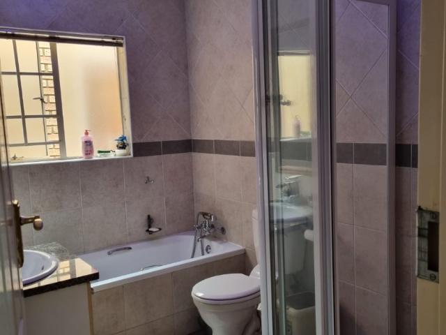 Townhouse for rent in Heuweloord, Gauteng