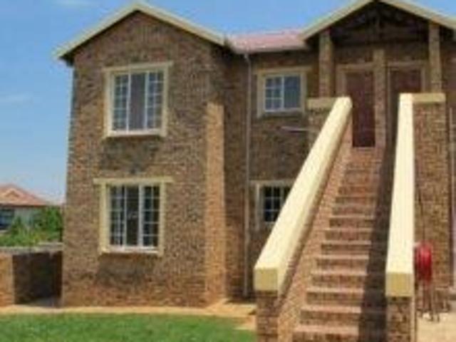 Townhouse for rent in Nooitgedacht, Gauteng