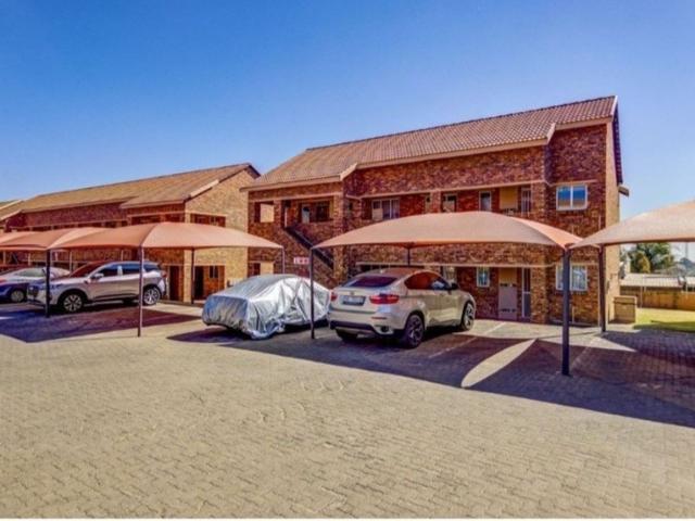 Townhouse for rent in Terenure, City of Ekurhuleni Metropolitan Municipality