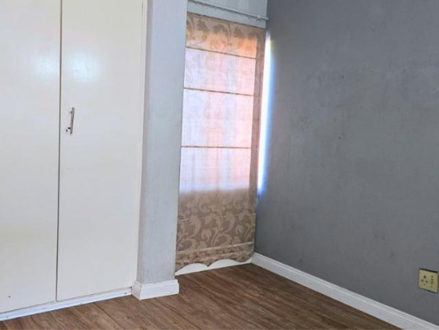 Townhouse for rent in Vosloorus, Gauteng