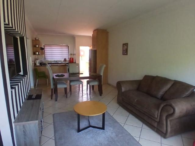 Townhouse for rent in Vosloorus, Gauteng