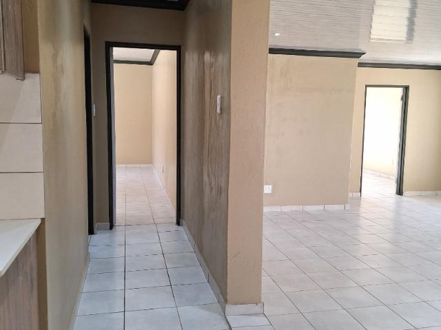 Townhouse for rent in Waterkloof, Gauteng