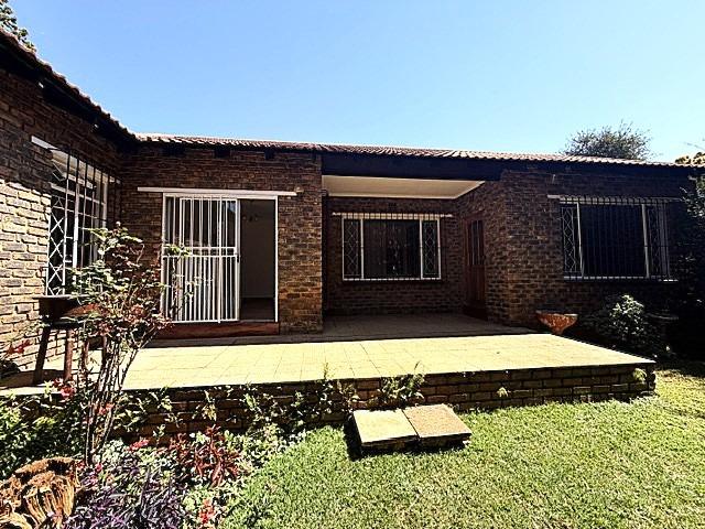 Townhouse for rent in Nooitgedacht, Gauteng