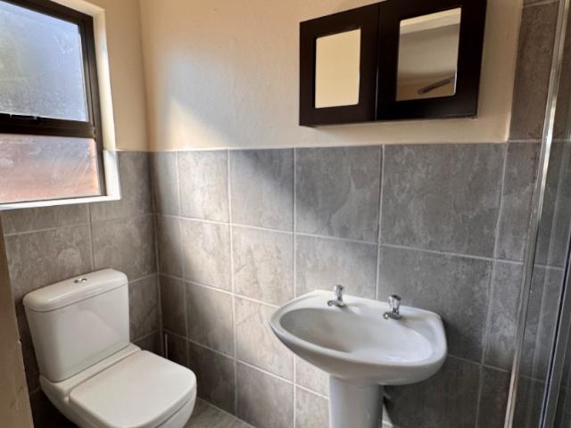 Townhouse for rent in Nooitgedacht, Gauteng
