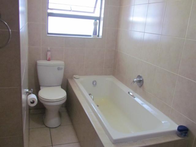 Townhouse for rent in Nellmapius, Gauteng