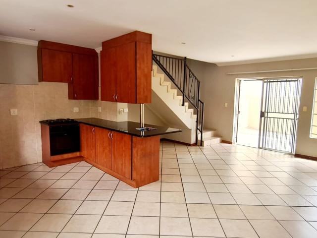 Townhouse for rent in Nellmapius, Gauteng