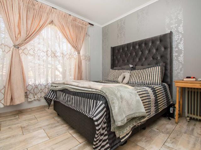 Townhouse for rent in Nooitgedacht, Gauteng
