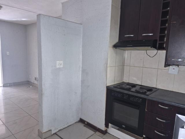 Townhouse for rent in Vosloorus, Gauteng