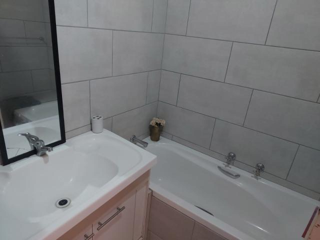 Townhouse for rent in Vosloorus, Gauteng