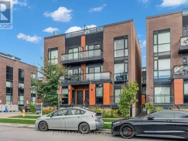 Townhouse for rent in Vaughan