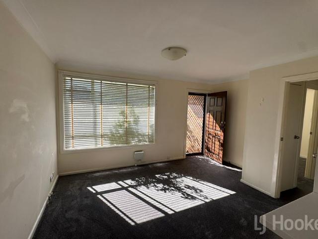 Townhouse for rent in Queanbeyan West, Queanbeyan