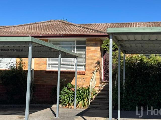 Townhouse for rent in Queanbeyan West, Queanbeyan