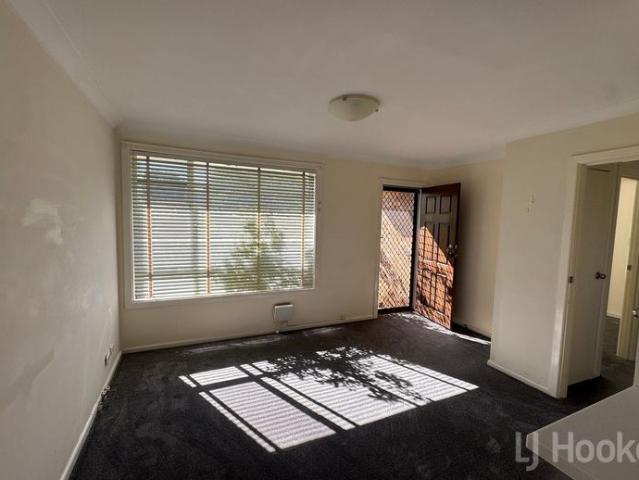 Townhouse for rent in Queanbeyan West, Queanbeyan