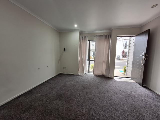Townhouse for rent in Manurewa