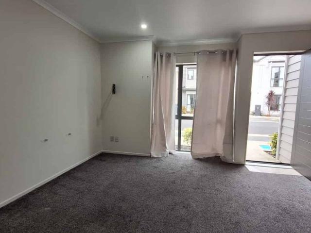 Townhouse for rent in Manurewa