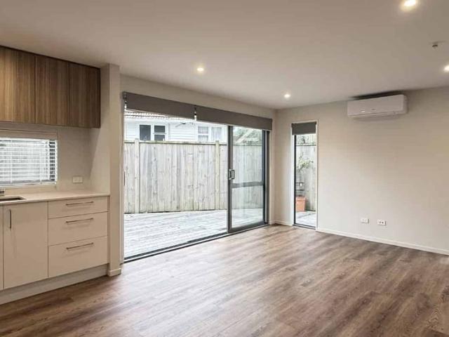 Apartment for rent in Days Bay, Wellington