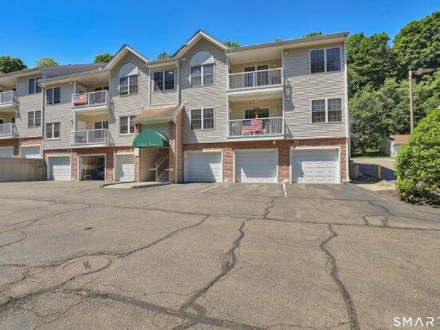 Condo for sale in Trumbull, Connecticut