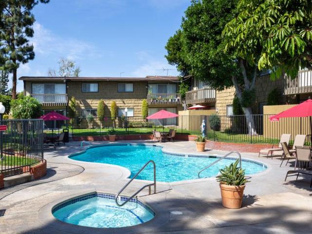 Apartment for rent in Tustin, California
