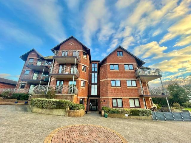 Apartment for rent in Withycombe, Budlake
