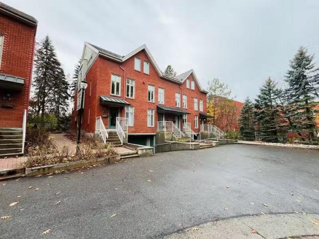 Condo for rent in Vanier, Ontario