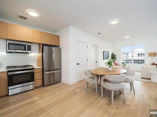 Condo for sale in Hudson, New Jersey