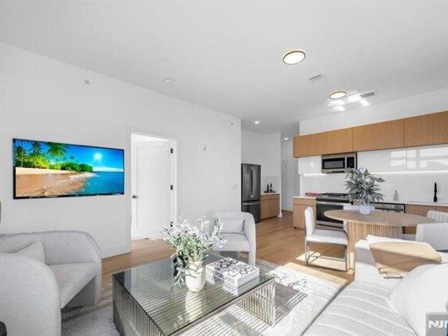 Condo for sale in Hudson, New Jersey