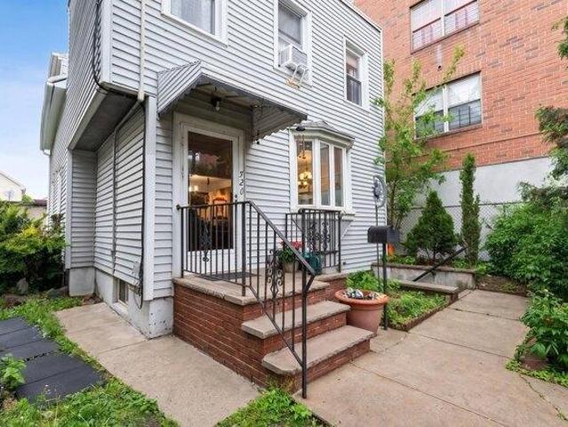 House for sale in Hudson, New Jersey