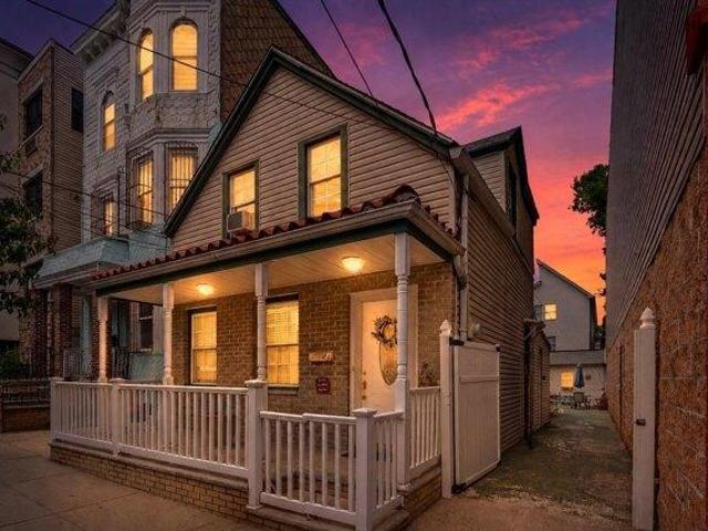 House for sale in Hudson, New Jersey