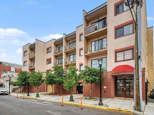 Condo for sale in Hudson, New Jersey