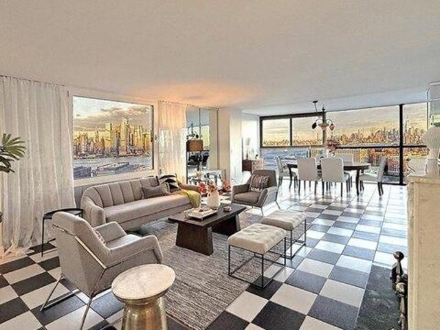 Condo for sale in Hudson, New Jersey