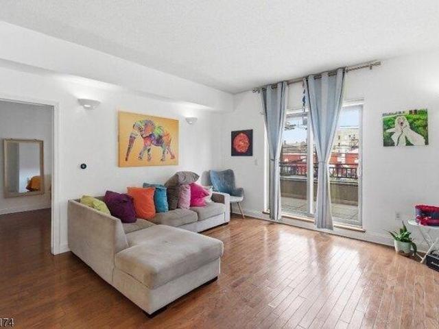 Condo for sale in Hudson, New Jersey