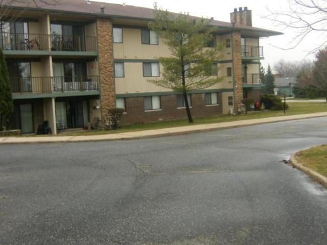 Apartment for rent in Glen Eagles Apartments, Green