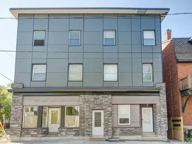 Condo for rent in Rideau-Vanier, Ottawa