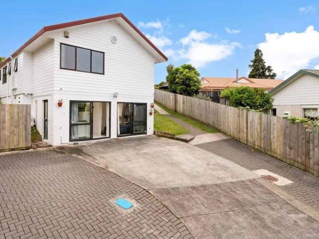 House for rent in Kelston