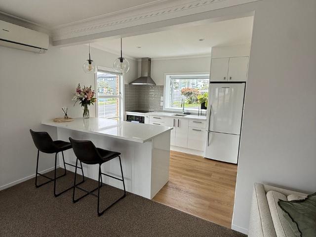 Apartment for rent in Bucklands Beach, Howick