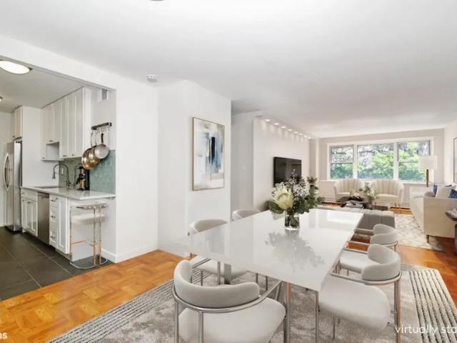 Apartment for sale in Arverne, New York
