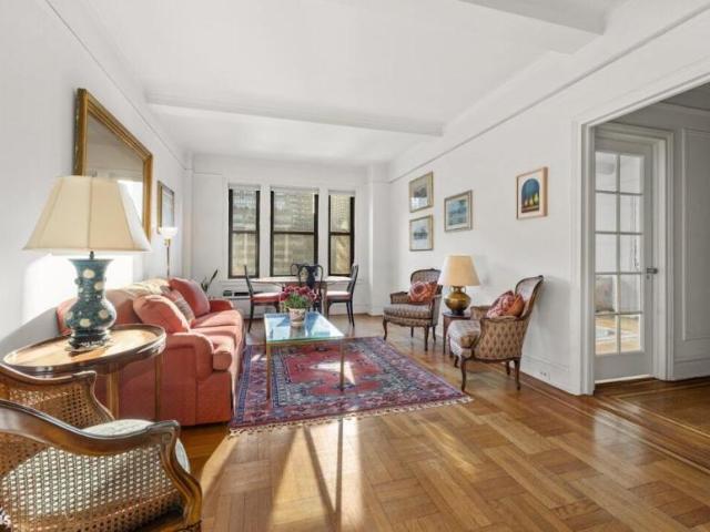 Apartment for sale in Arverne, New York