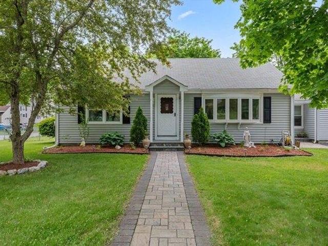 House for sale in North Uxbridge, Massachusetts