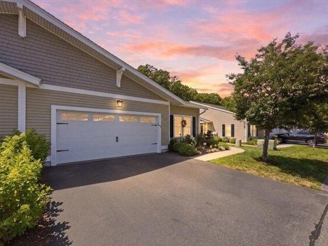 Condo for sale in North Uxbridge, Massachusetts